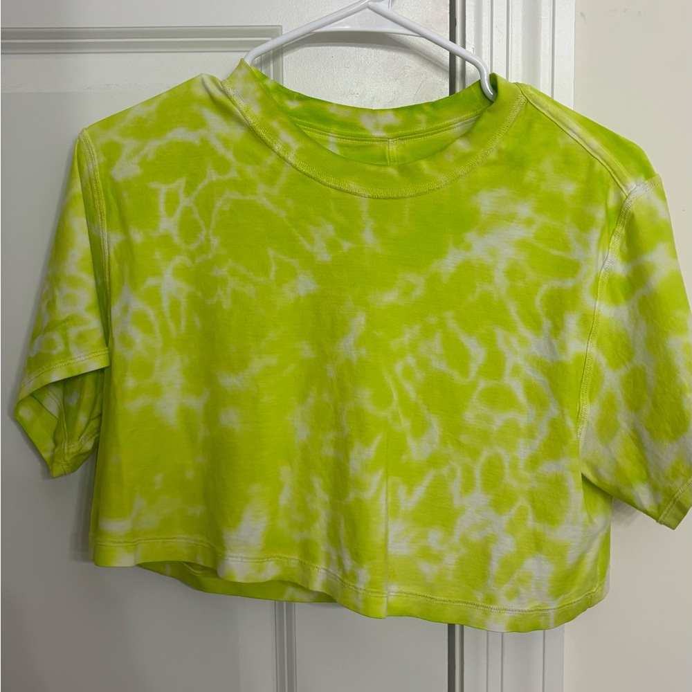 Lululemon crop top